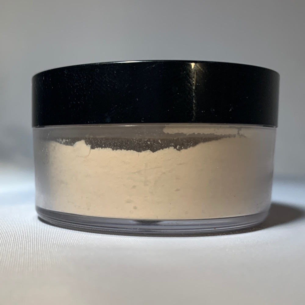Lock-it setting powder - Picture 2 of 3